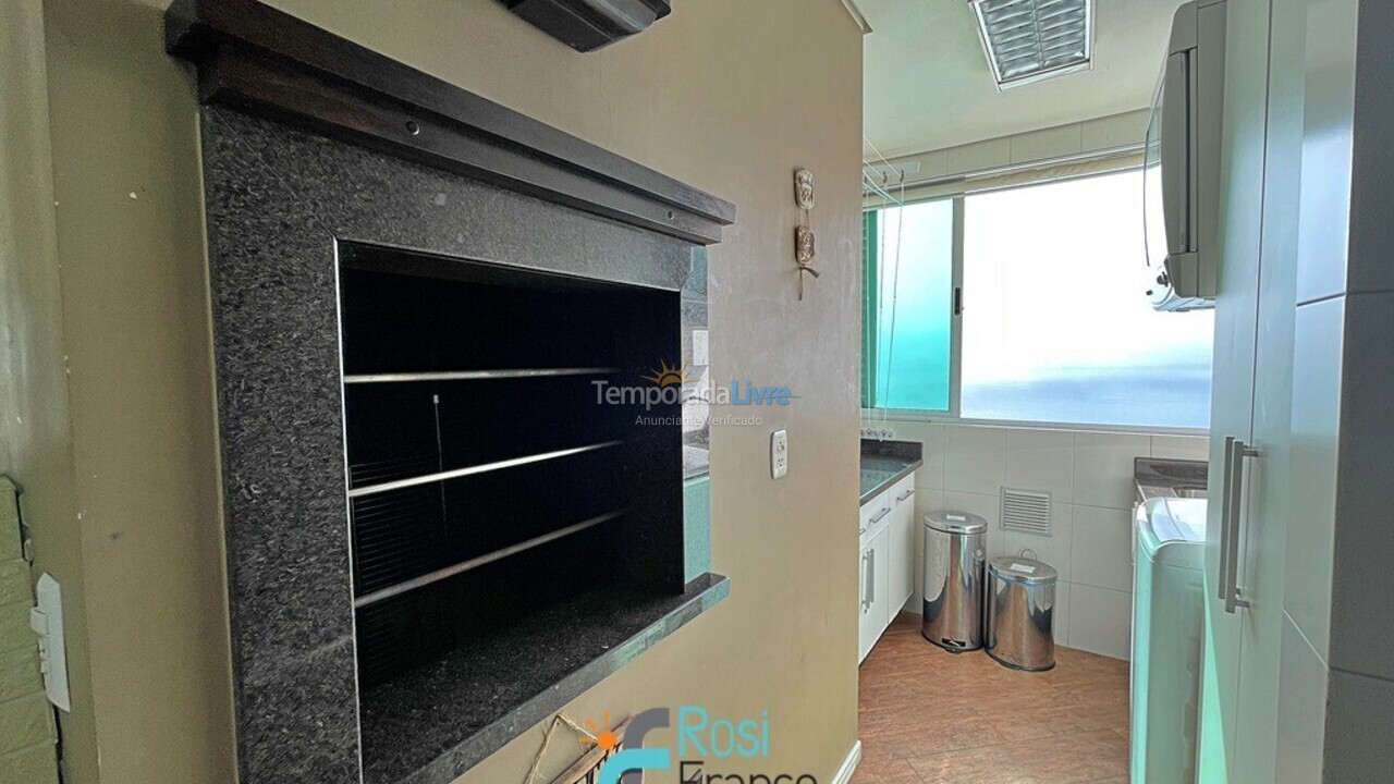 Apartamento para aluguel de temporada em Itapema (Meia Praia Frente Mar)