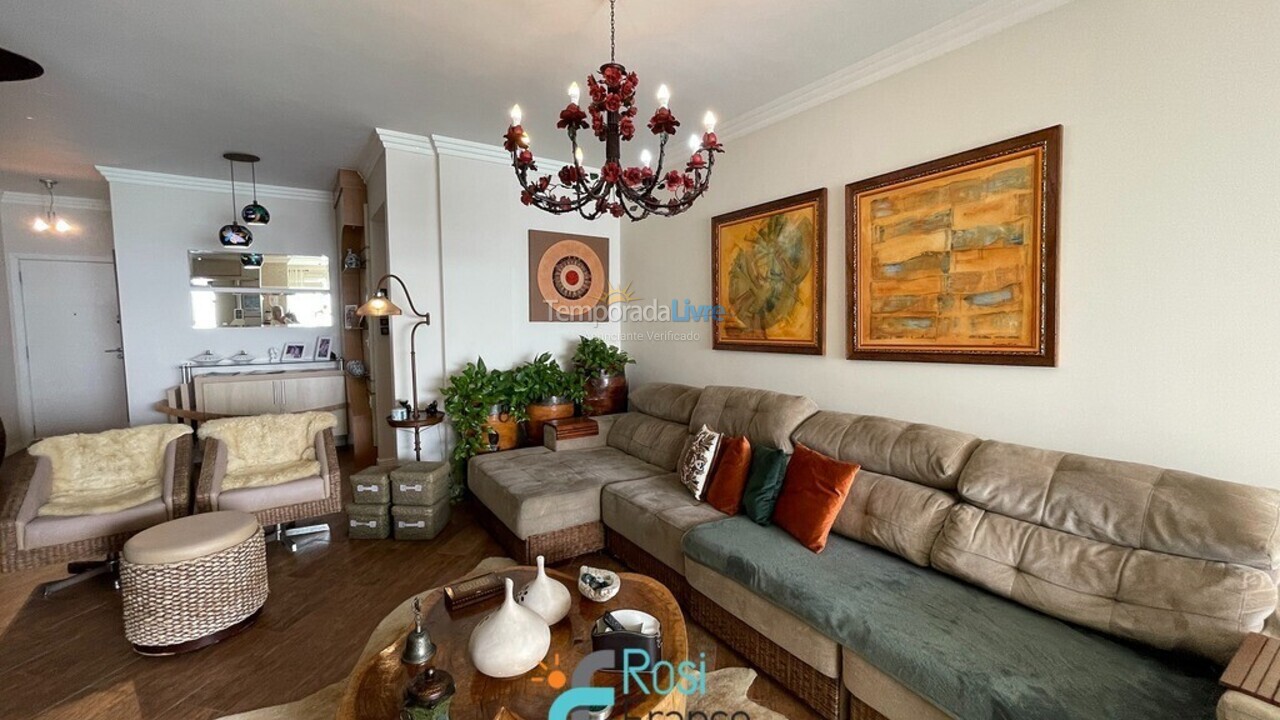 Apartamento para aluguel de temporada em Itapema (Meia Praia Frente Mar)