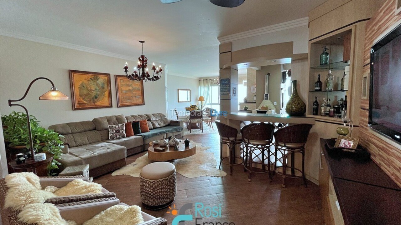 Apartamento para aluguel de temporada em Itapema (Meia Praia Frente Mar)