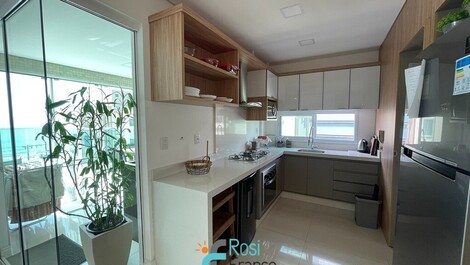 Apartment with 4 suites, ocean view, Meia Praia, SC