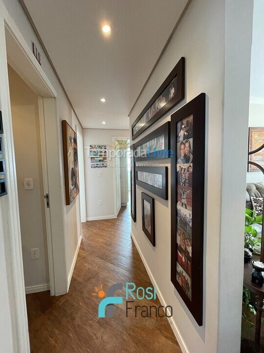 Apartamento para aluguel de temporada em Itapema (Meia Praia Frente Mar)