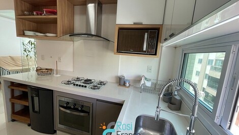 Apartment with 4 suites, ocean view, Meia Praia, SC