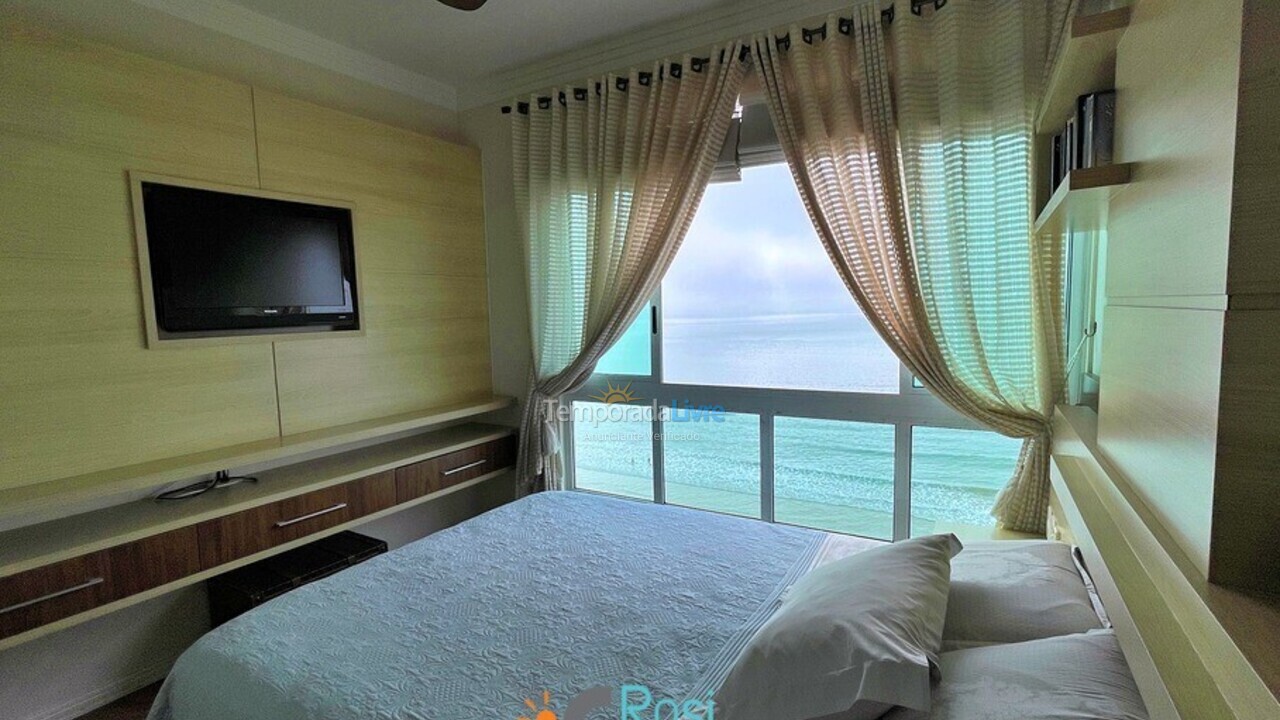 Apartamento para aluguel de temporada em Itapema (Meia Praia Frente Mar)