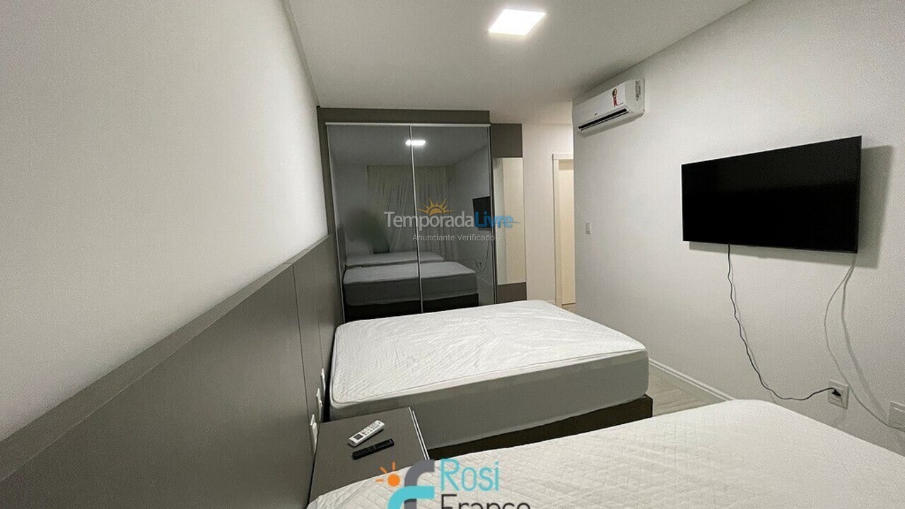 Apartment for vacation rental in Itapema (Meia Praia)