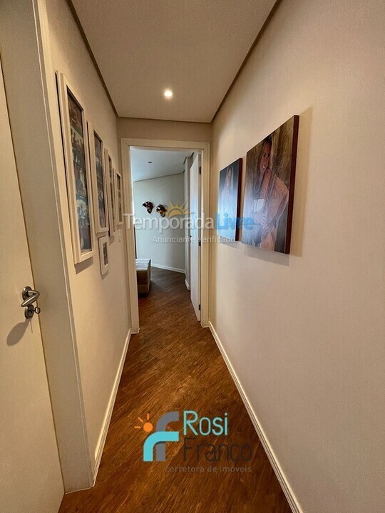 Apartamento para aluguel de temporada em Itapema (Meia Praia Frente Mar)