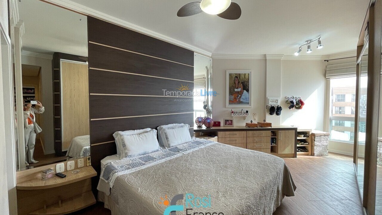 Apartamento para aluguel de temporada em Itapema (Meia Praia Frente Mar)