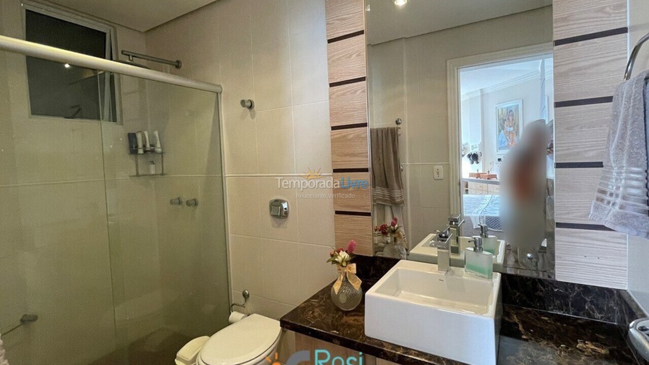 Apartamento para aluguel de temporada em Itapema (Meia Praia Frente Mar)