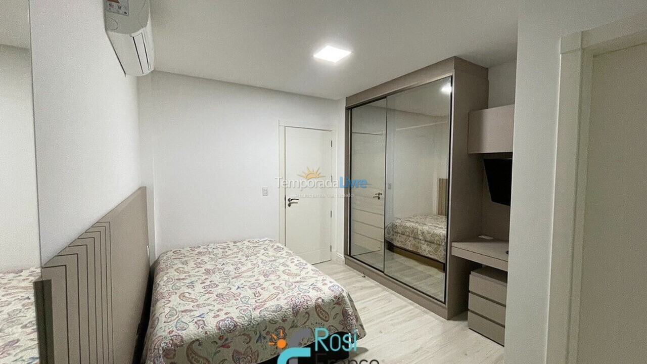 Apartment for vacation rental in Itapema (Meia Praia)