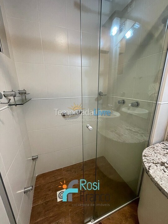 Apartamento para aluguel de temporada em Itapema (Meia Praia Frente Mar)