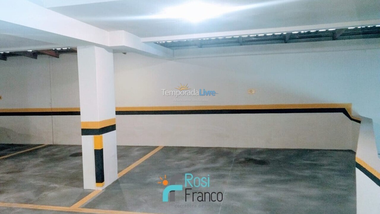 Apartamento para aluguel de temporada em Itapema (Meia Praia)