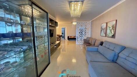 4 bedroom apartment facing the sea Itapema Meia Praia SC