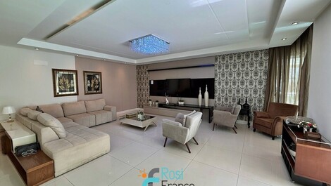 5 suite apartment with sea view, Meia Praia, SC.