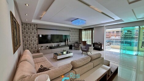 5 suite apartment with sea view, Meia Praia, SC.