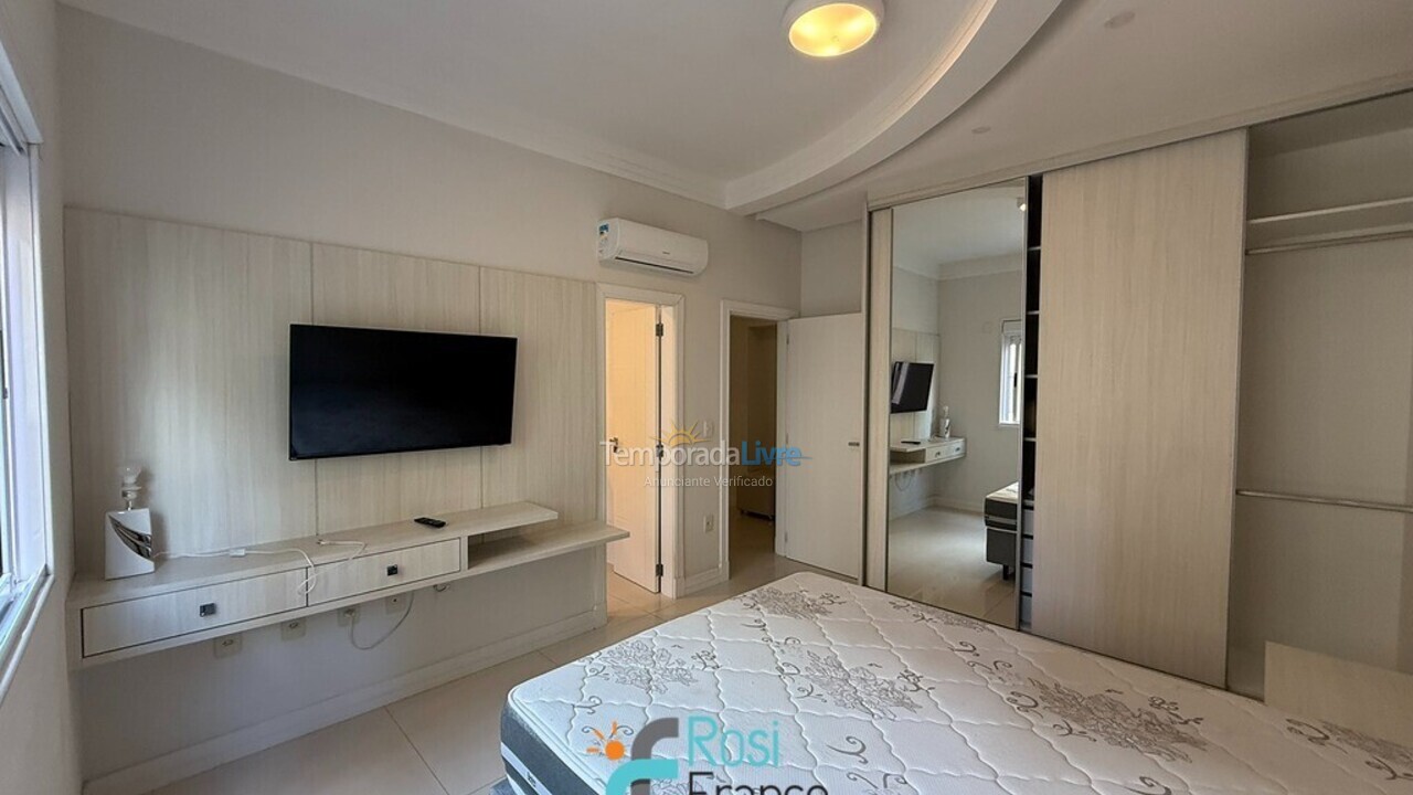 Apartment for vacation rental in Itapema (Meia Praia)