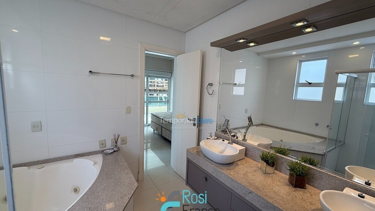 Apartment for vacation rental in Itapema (Meia Praia)