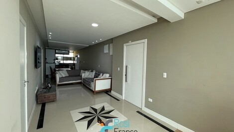 Apartamento 3 suítes vista mar Meia Praia SC