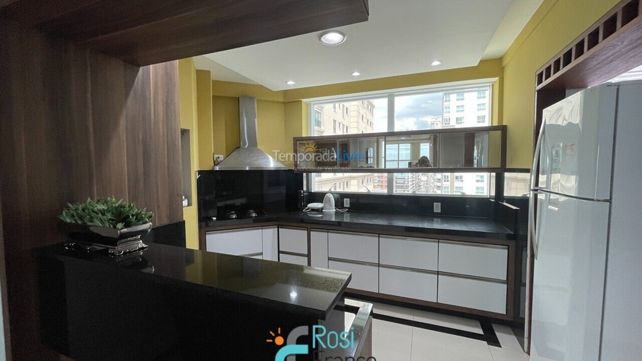 Apartamento para aluguel de temporada em Itapema (Meia Praia)