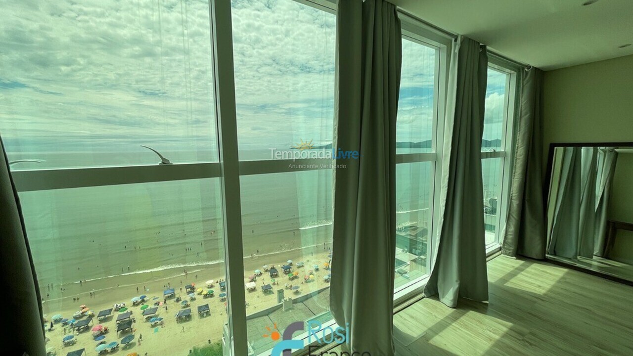 Apartamento para aluguel de temporada em Itapema (Meia Praia)