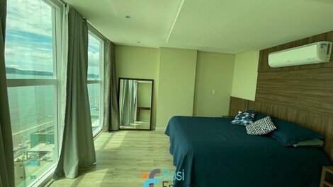 Apartamento 3 suítes vista mar Meia Praia SC