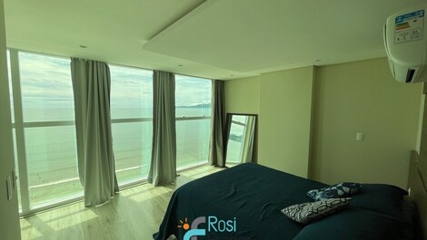 Apartamento 3 suítes vista mar Meia Praia SC