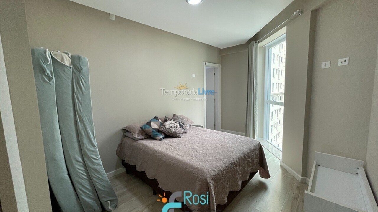 Apartamento para aluguel de temporada em Itapema (Meia Praia)