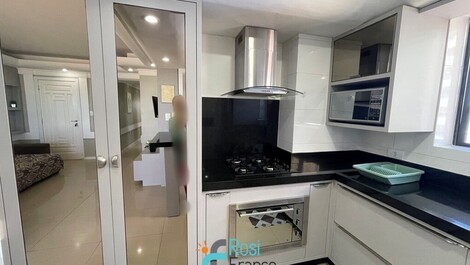 Apartamento de 3 dormitorios frente al mar en Meia Praia