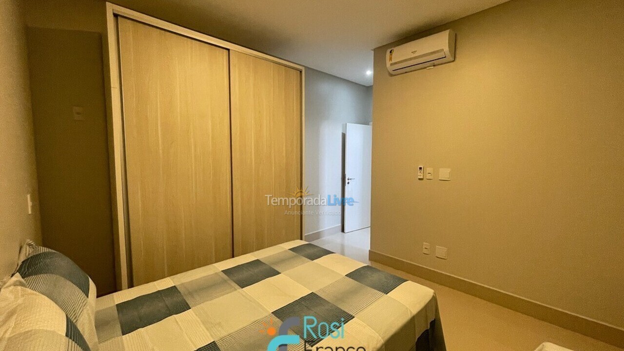 Apartment for vacation rental in Itapema (Meia Praia)