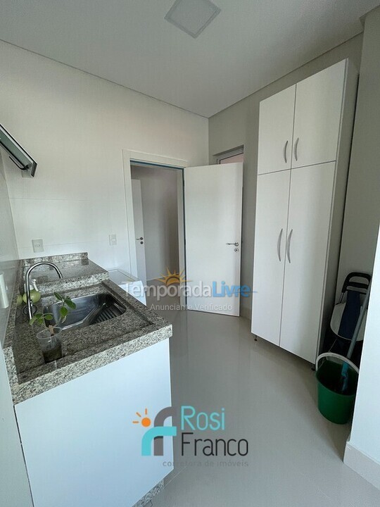 Apartment for vacation rental in Itapema (Meia Praia)