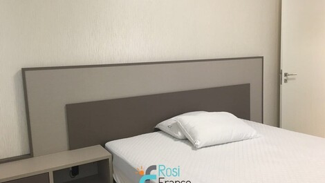 3-suite apartment on the beachfront in Meia Praia, SC