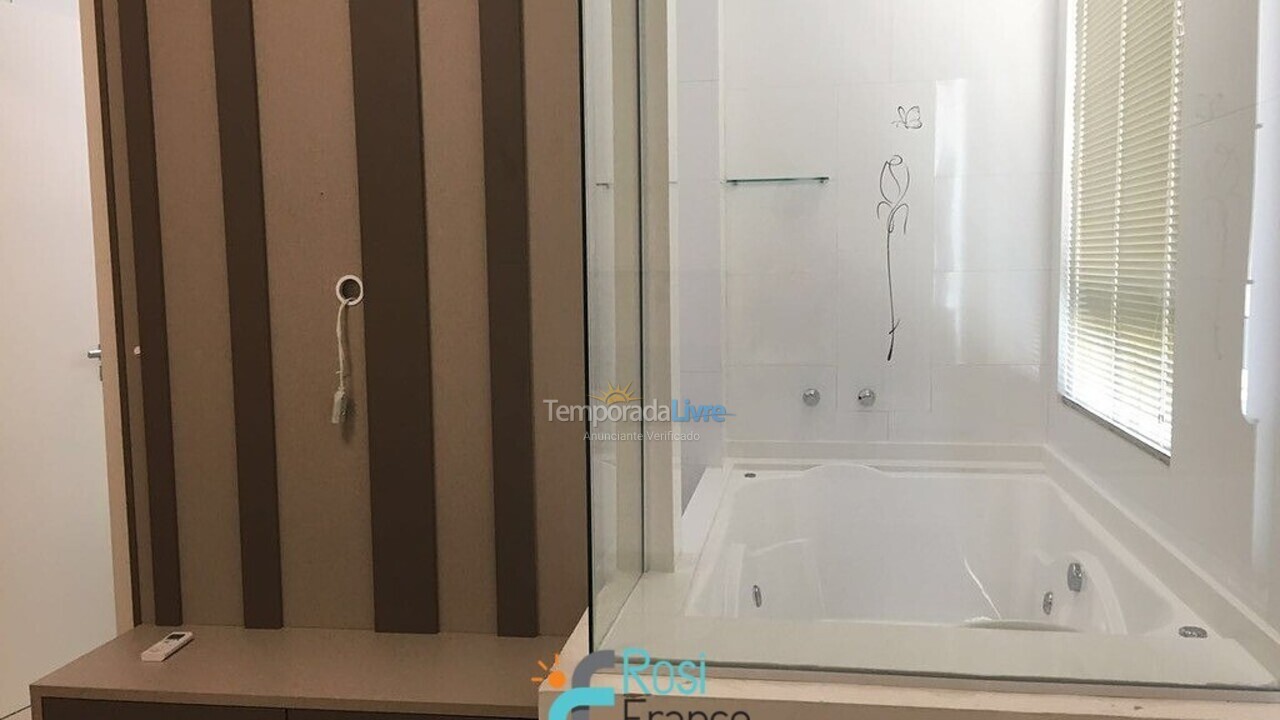 Apartment for vacation rental in Itapema (Meia Praia)