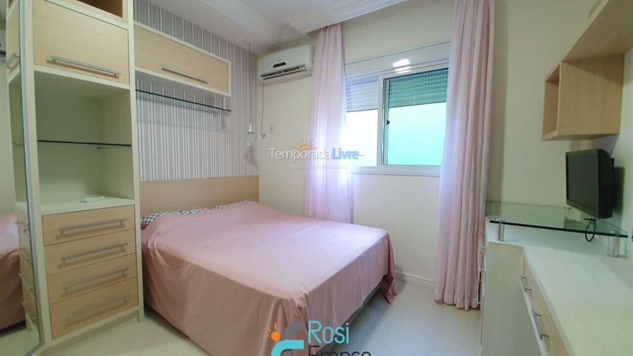 Apartment for vacation rental in Itapema (Centro)