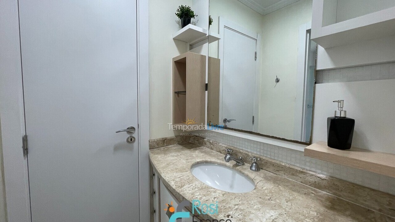 Apartment for vacation rental in Itapema (Centro)