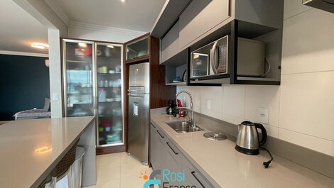 Apartamento 4 habitaciones frente al mar Meia Praia SC