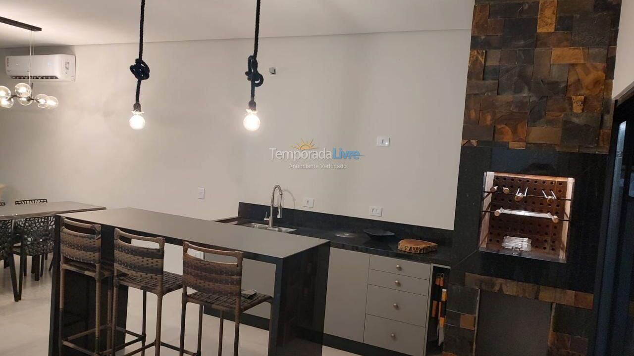 Casa para alquiler de vacaciones em Itapoá (Rosa dos Ventos)