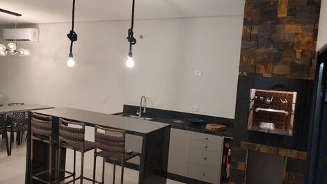 Triplex con piscina climatizada + 5 aires acondicionados