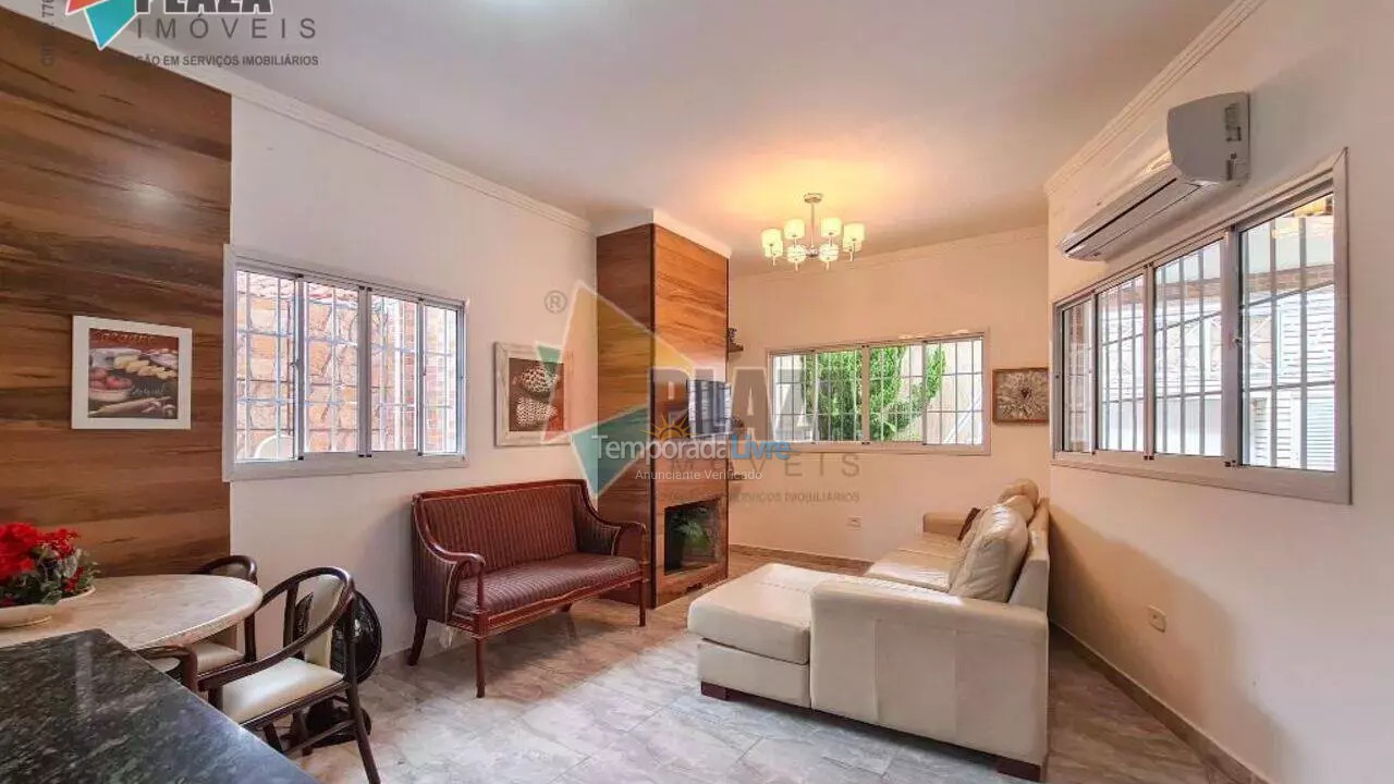 Casa para aluguel de temporada em Praia Grande (Solemar)