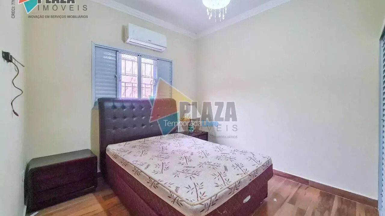 Casa para aluguel de temporada em Praia Grande (Solemar)