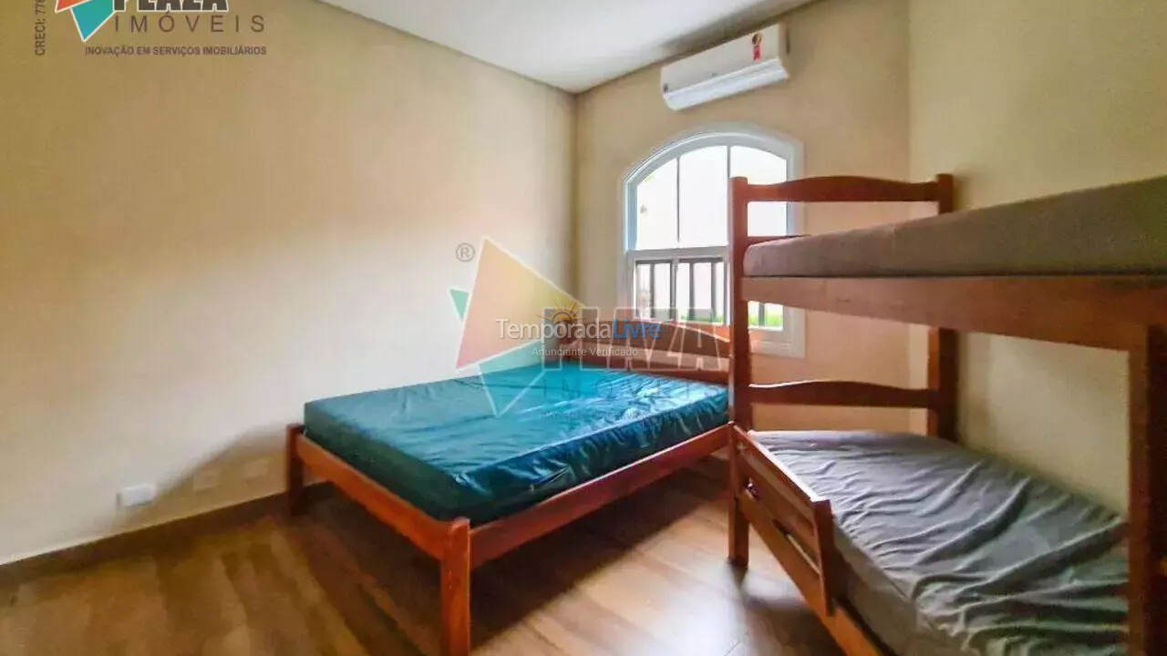 Casa para aluguel de temporada em Praia Grande (Solemar)