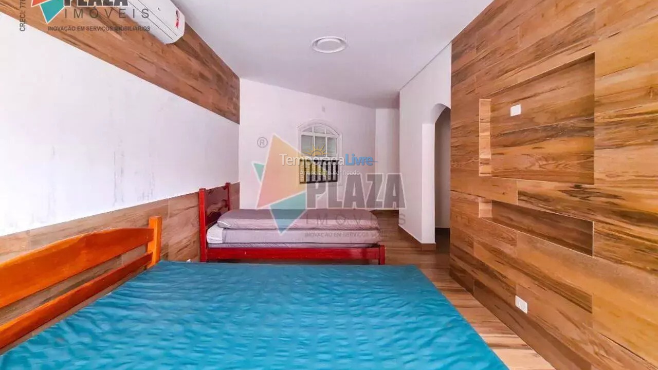 Casa para aluguel de temporada em Praia Grande (Solemar)