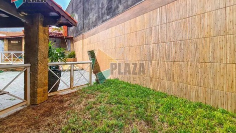 Solemar- Casa Alto Padrao 3 Suítes c/ Ar Cond/Pisc/Quadra da Praia