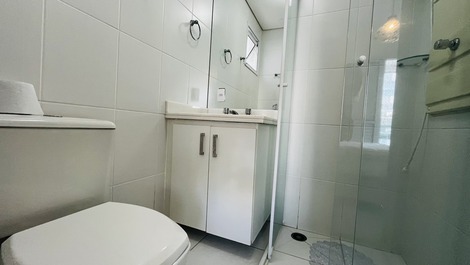 Vacation rental apartment with 3 bedrooms and 1 suite in Riviera de São Lourenço