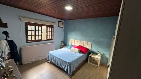 🏡- Casa de 4 dorm, com piscina e sala de jogos - Praia da Cachoeira!🏖️