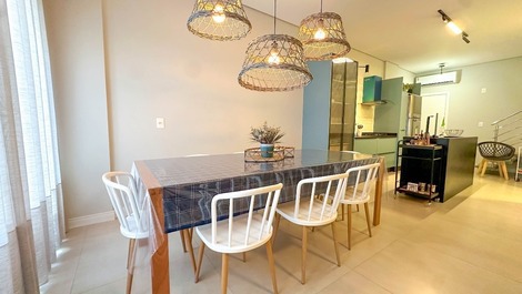 APARTAMENTO CON JARDÍN EN EL EDIFICIO PRAIA DO CANTO GRANDE CON PISCINA