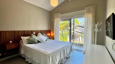 Baleia, 4 suites, piscina, espacio gourmet, 4 espacios. Nochevieja.