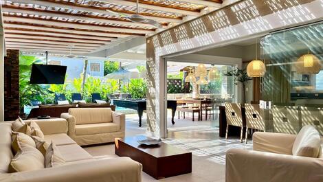 Baleia, 4 suites, piscina, espacio gourmet, 4 espacios. Nochevieja.