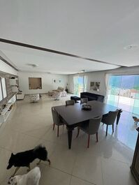 Casa en zona sur con vista a la laguna!