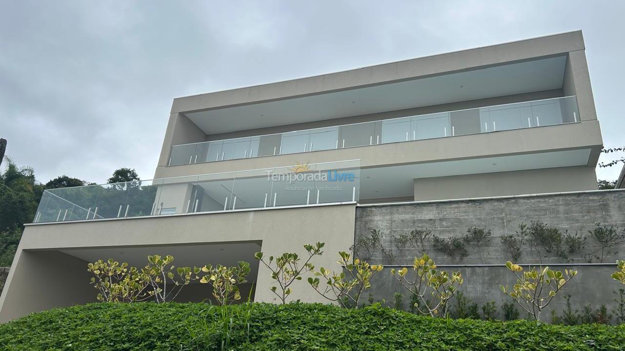 Casa para aluguel de temporada em Florianópolis (Praia Brava)