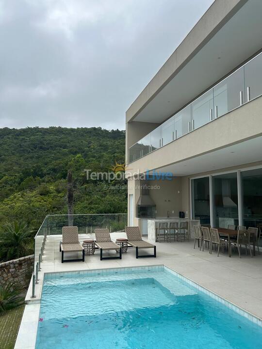 Casa para aluguel de temporada em Florianópolis (Praia Brava)
