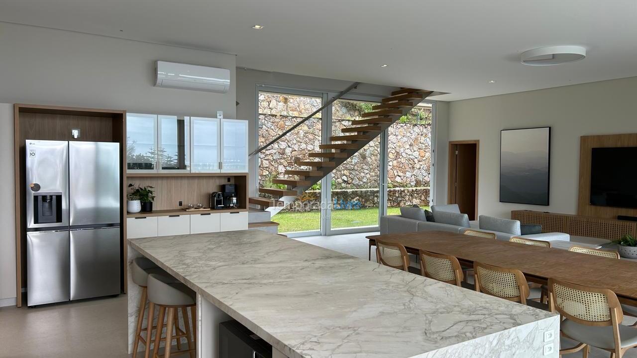 Casa para aluguel de temporada em Florianópolis (Praia Brava)