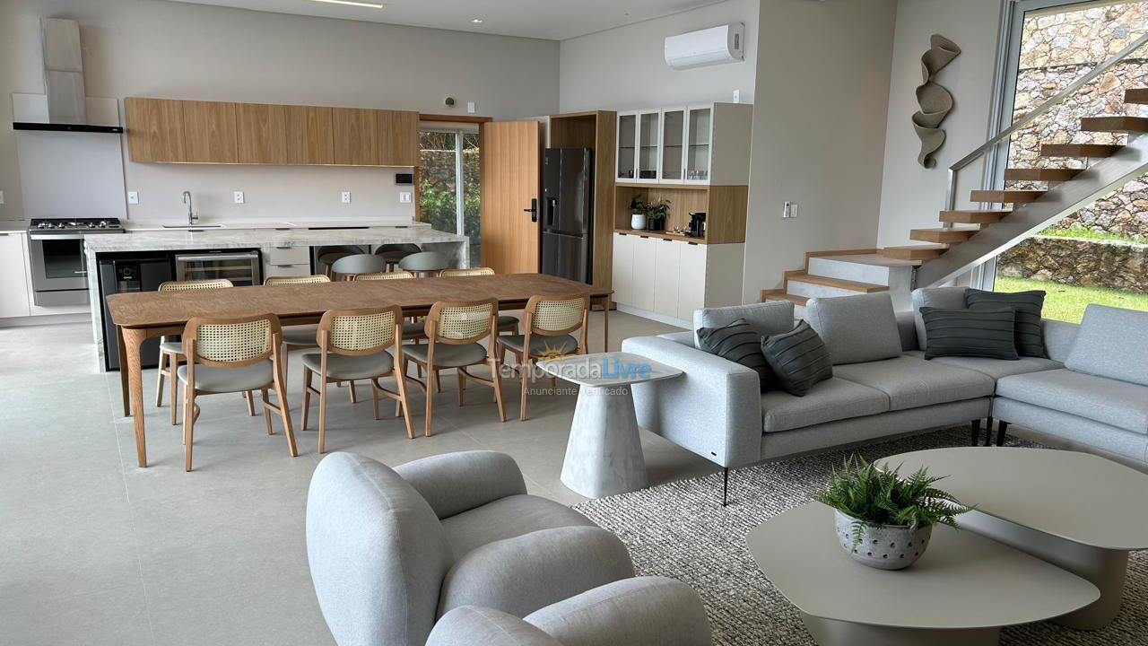 Casa para aluguel de temporada em Florianópolis (Praia Brava)